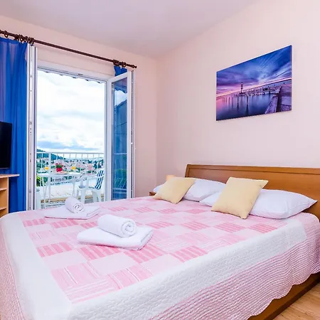 & Lino ゲストハウス 3*