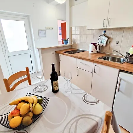 ゲストハウス & Lino 3*